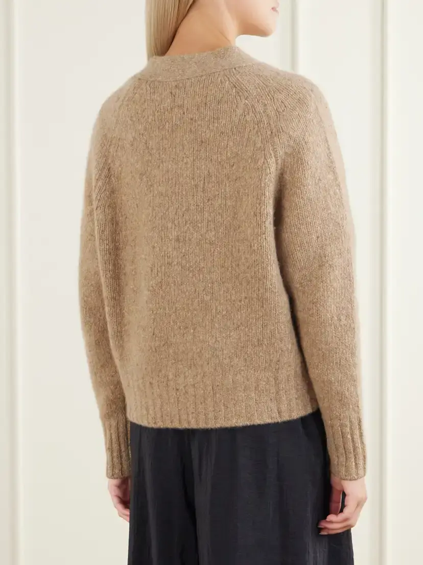 Allude V-neck Cashmere Cardigan | Thumbnail 4 Allude V-neck Cashmere Cardigan | Thumbnail 4