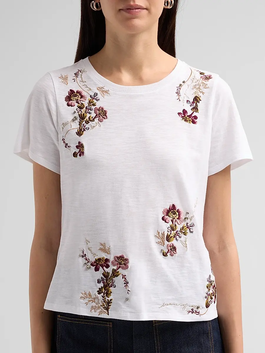 Cinq à Sept Women's Loveletter Floral Embroidered Cotton T-Shirt | Thumbnail 5 Cinq à Sept Women's Loveletter Floral Embroidered Cotton T-Shirt | Thumbnail 5