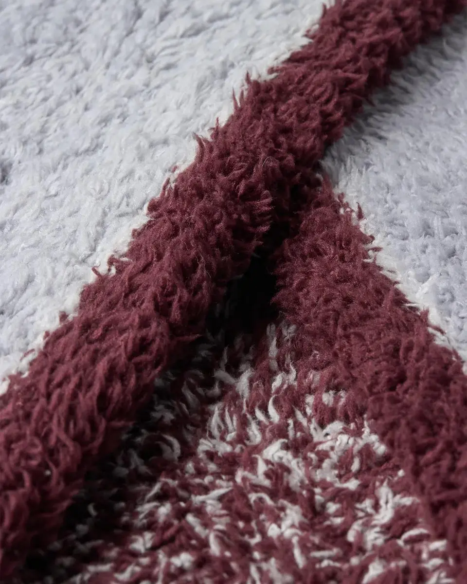 Barefoot Dreams CozyChic Belmar Border Throw, 54" x 72" | Thumbnail 4 Barefoot Dreams CozyChic Belmar Border Throw, 54" x 72" | Thumbnail 4