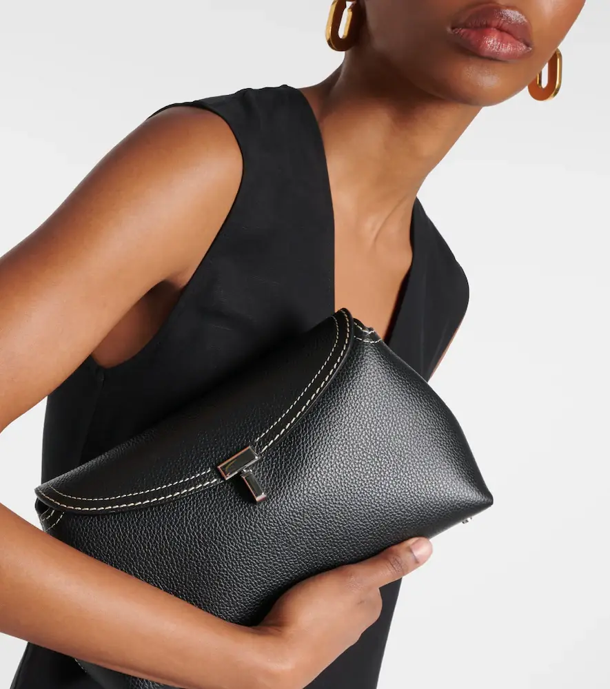 TOTEME T-Lock Small leather clutch | Thumbnail 4 TOTEME T-Lock Small leather clutch | Thumbnail 4