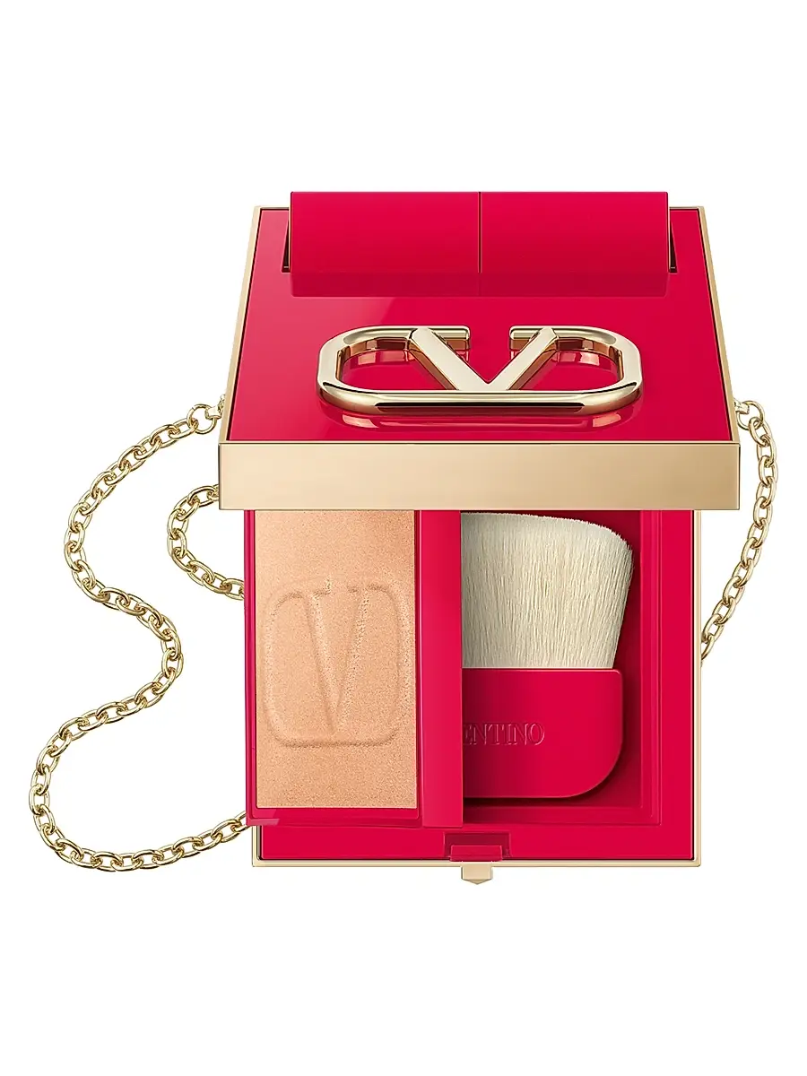 Valentino Garavani Go-Clutch Refillable Compact Powder | Image 1 Valentino Garavani Go-Clutch Refillable Compact Powder | Image 1