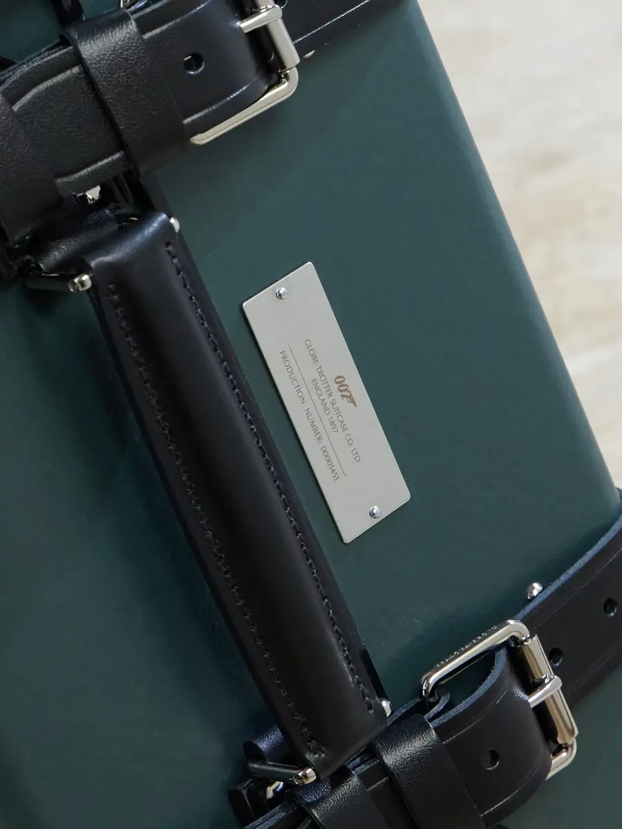 Globe-Trotter 007 James Bond No Time No Die Leather Carry-On Suitcase - Men | Thumbnail 4 Globe-Trotter 007 James Bond No Time No Die Leather Carry-On Suitcase - Men | Thumbnail 4