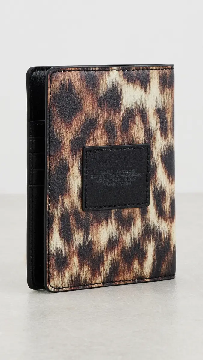 Marc Jacobs The Passport Case | Thumbnail 3 Marc Jacobs The Passport Case | Thumbnail 3