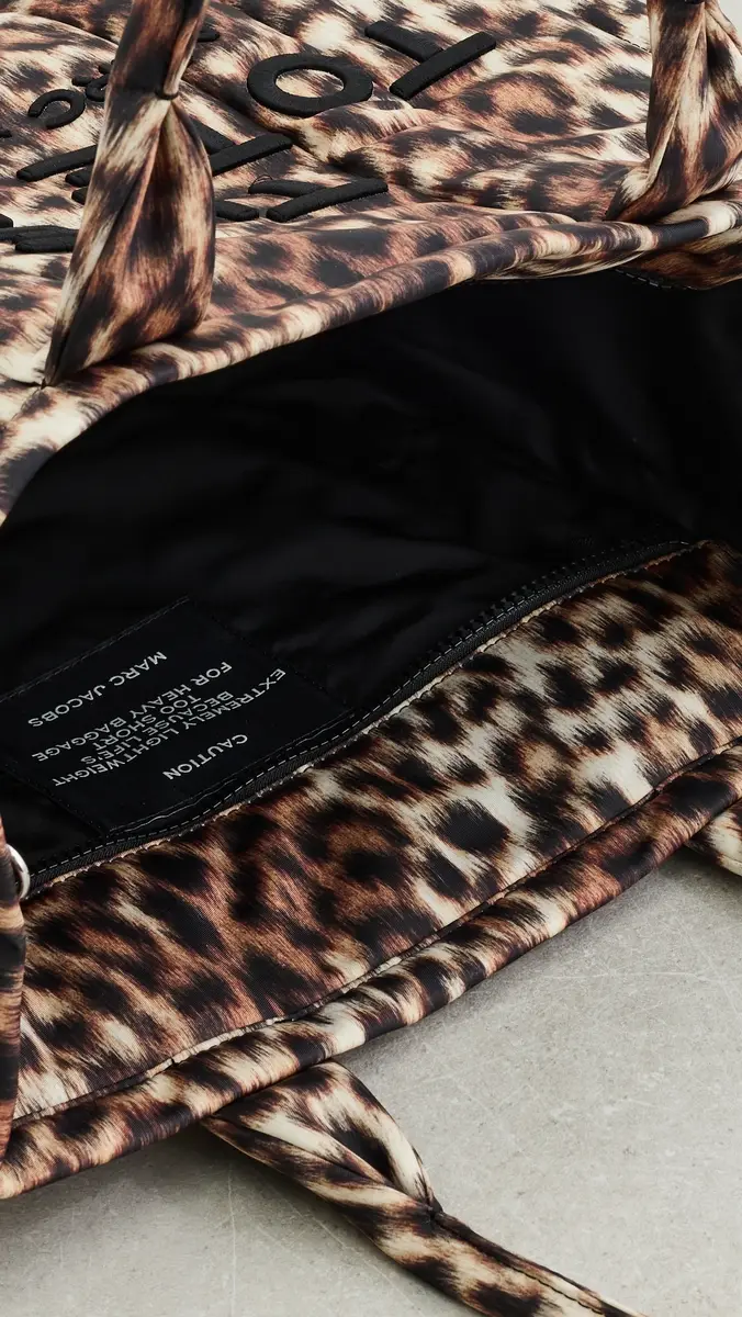 Marc Jacobs The Large Puffy Tote Bag | Thumbnail 6 Marc Jacobs The Large Puffy Tote Bag | Thumbnail 6