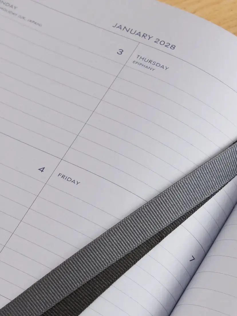 Smythson Soho 2027 Cross-grained Leather Diary | Thumbnail 4 Smythson Soho 2027 Cross-grained Leather Diary | Thumbnail 4