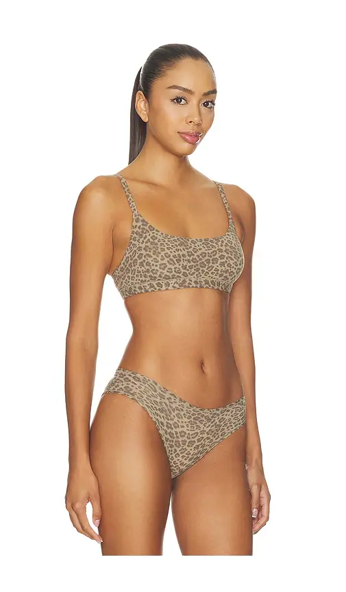 Skims Fits Everybody Scoop Bralette | Thumbnail 2 Skims Fits Everybody Scoop Bralette | Thumbnail 2