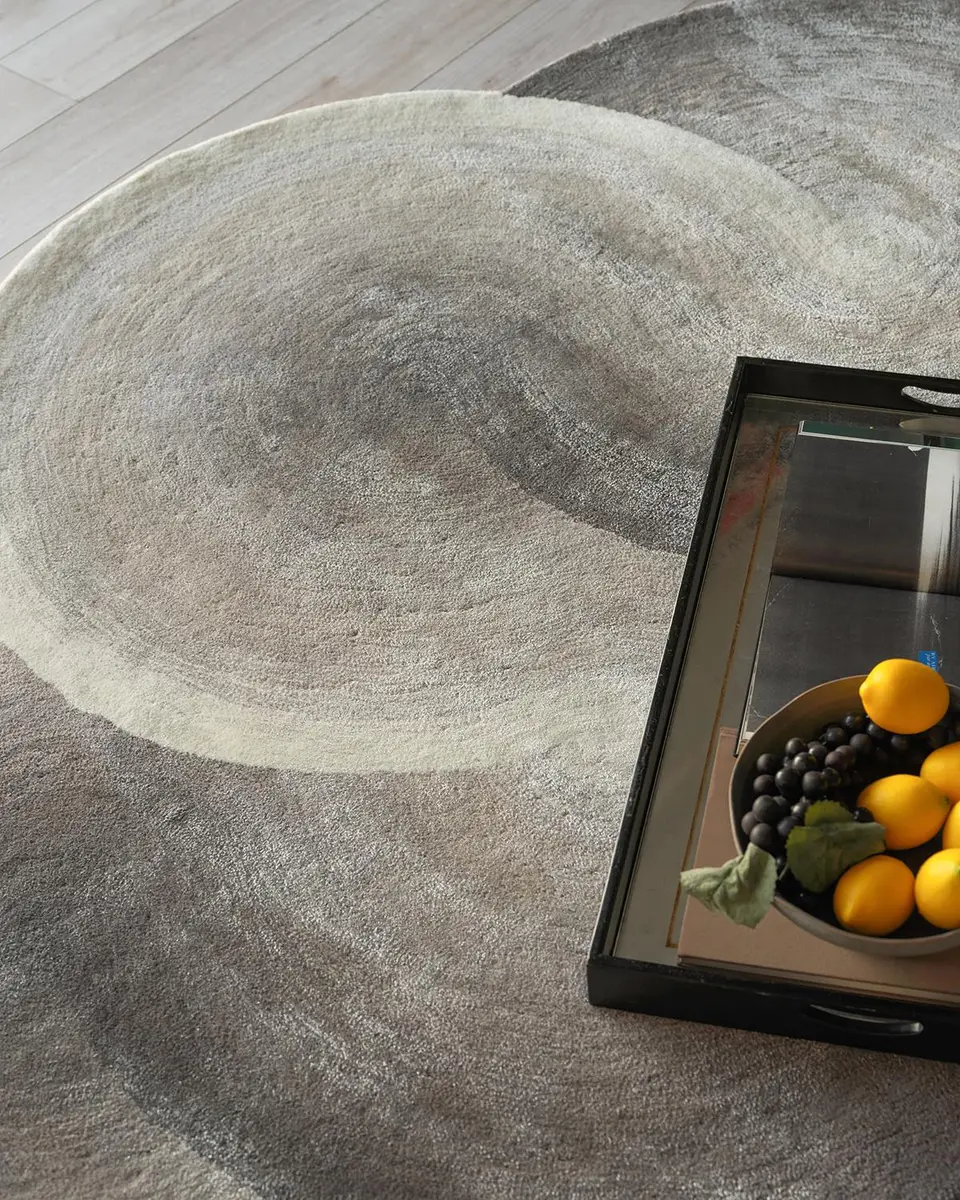 Exquisite Rugs Mitomo Hand-Tufted Charcoal & Ivory Shaped Rug | Thumbnail 3 Exquisite Rugs Mitomo Hand-Tufted Charcoal & Ivory Shaped Rug | Thumbnail 3