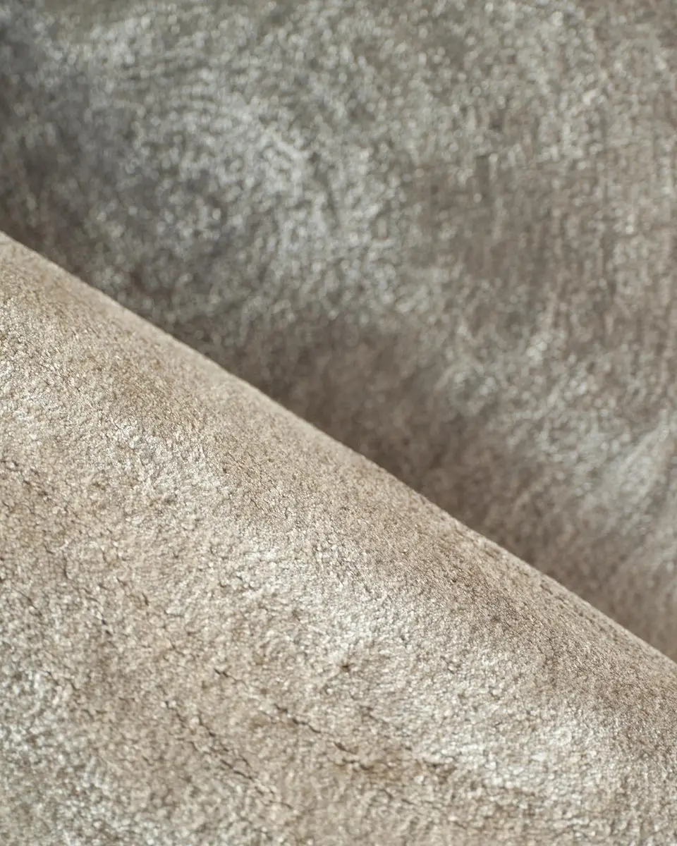Exquisite Rugs Mitomo Hand-Tufted Charcoal & Ivory Shaped Rug | Thumbnail 5 Exquisite Rugs Mitomo Hand-Tufted Charcoal & Ivory Shaped Rug | Thumbnail 5
