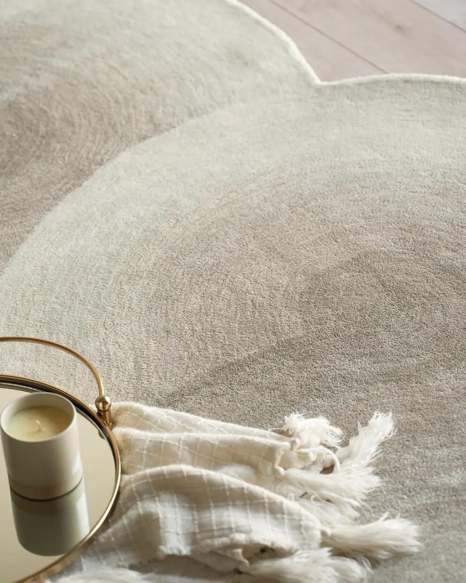 Exquisite Rugs Mitomo Hand-Tufted Pearl Shaped Rug | Thumbnail 4 Exquisite Rugs Mitomo Hand-Tufted Pearl Shaped Rug | Thumbnail 4