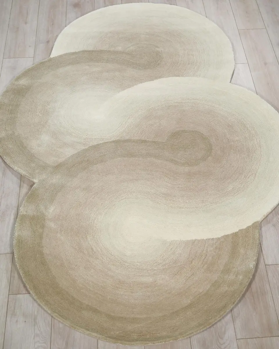 Exquisite Rugs Mitomo Hand-Tufted Pearl Shaped Rug