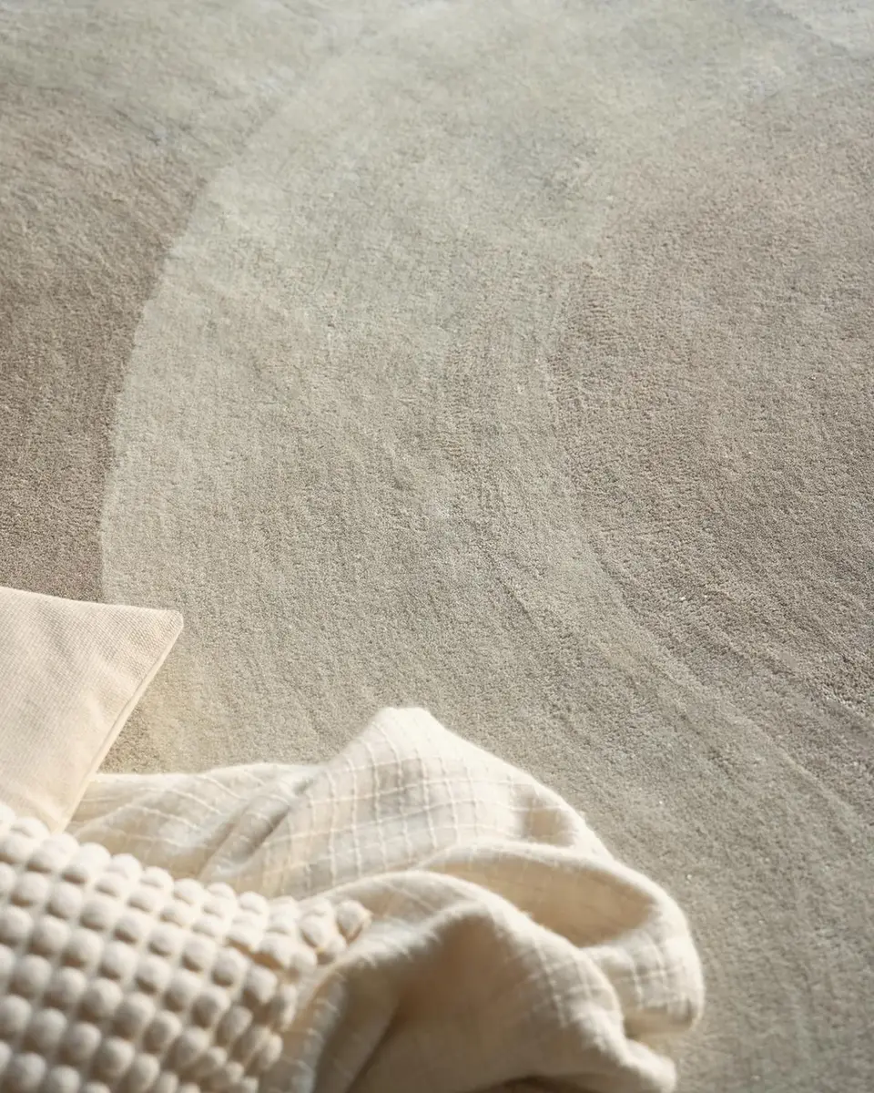 Exquisite Rugs Mitomo Hand-Tufted Pearl Rug | Thumbnail 3 Exquisite Rugs Mitomo Hand-Tufted Pearl Rug | Thumbnail 3
