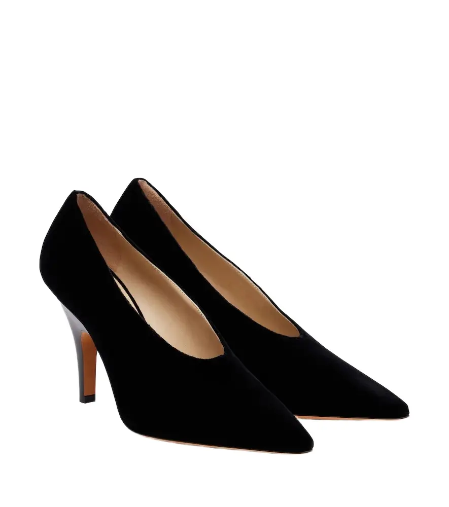 Le Monde Béryl Le Monde Béryl Petra velvet pumps | Image 1 Le Monde Béryl Le Monde Béryl Petra velvet pumps | Image 1