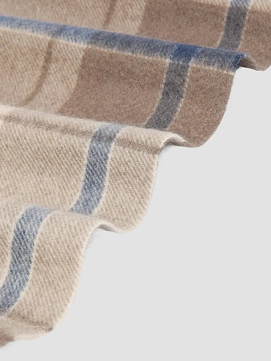 Weekend Max Mara Women's Cashmere Scarf | Thumbnail 3 Weekend Max Mara Women's Cashmere Scarf | Thumbnail 3