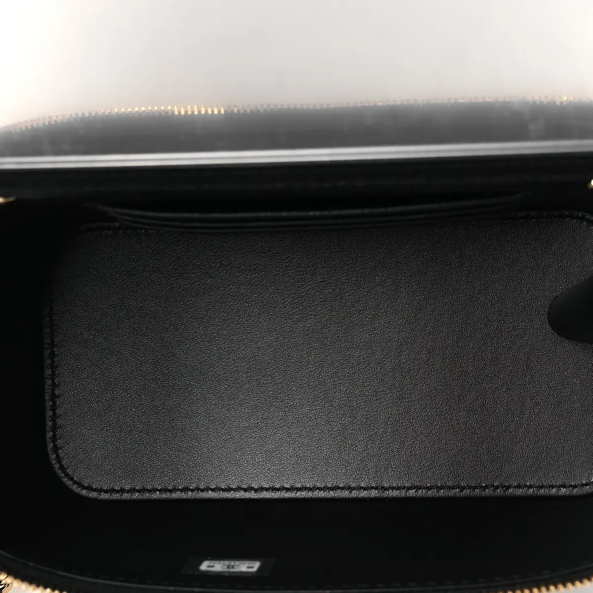 Chanel BlackCrocodile Embossed Crococo Small Top Handle Vanity Case | Thumbnail 4 Chanel BlackCrocodile Embossed Crococo Small Top Handle Vanity Case | Thumbnail 4