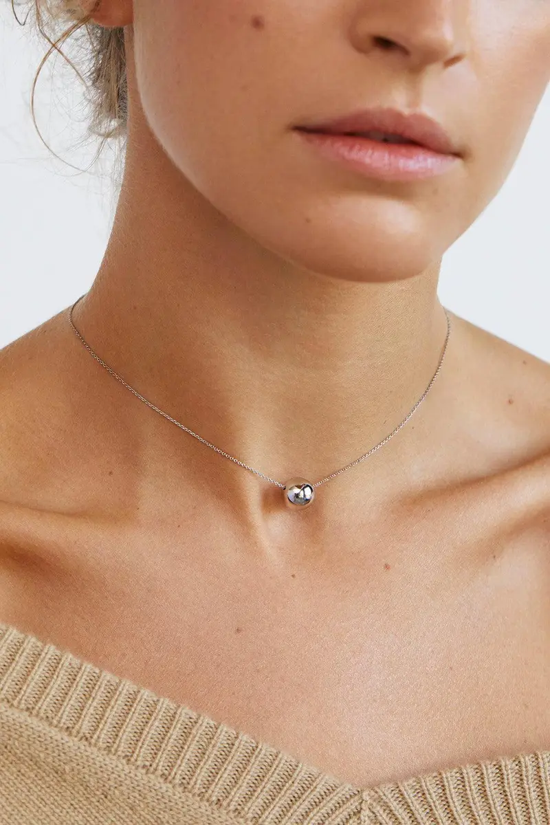 GUZEMA FINE JEWELRY Semi-Orb Necklace - White Gold | Thumbnail 2 GUZEMA FINE JEWELRY Semi-Orb Necklace - White Gold | Thumbnail 2