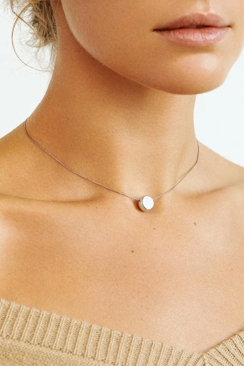 GUZEMA FINE JEWELRY Semi-Orb Necklace - White Gold | Thumbnail 4 GUZEMA FINE JEWELRY Semi-Orb Necklace - White Gold | Thumbnail 4