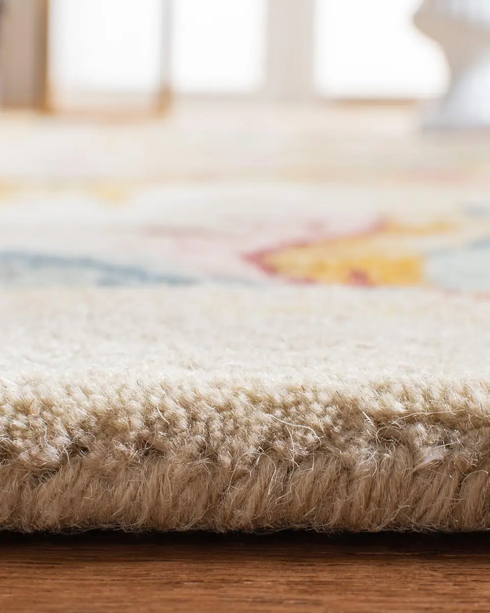 Safavieh Feather Medallion Rug | Thumbnail 5 Safavieh Feather Medallion Rug | Thumbnail 5