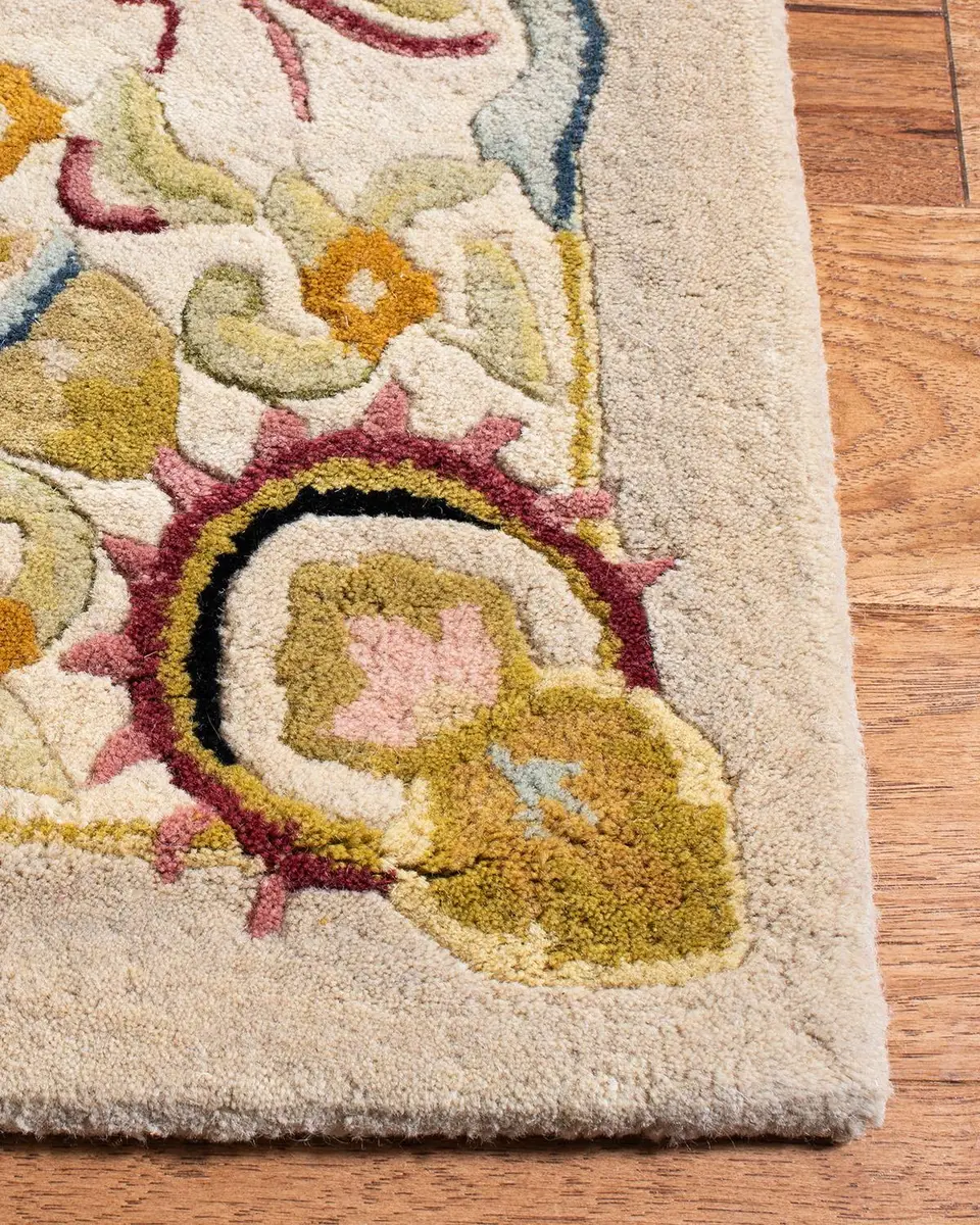 Safavieh Feather Medallion Rug | Thumbnail 3 Safavieh Feather Medallion Rug | Thumbnail 3
