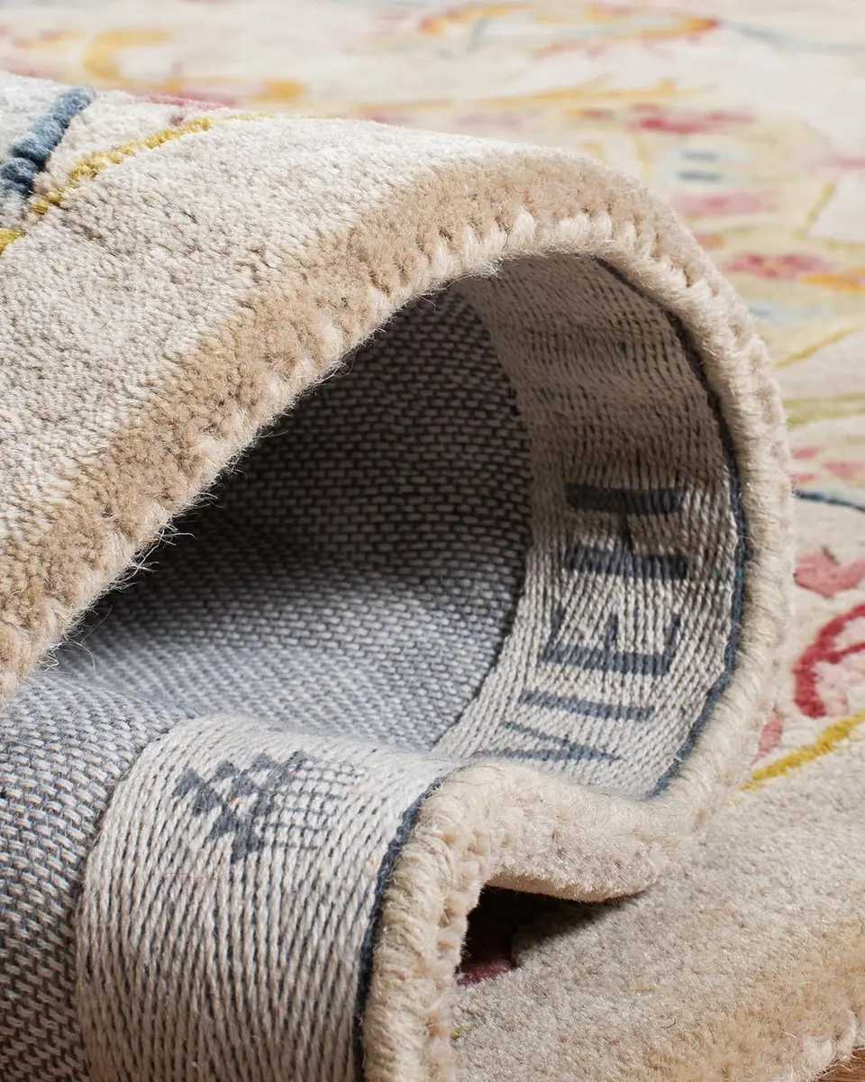 Safavieh Feather Medallion Rug | Thumbnail 4 Safavieh Feather Medallion Rug | Thumbnail 4