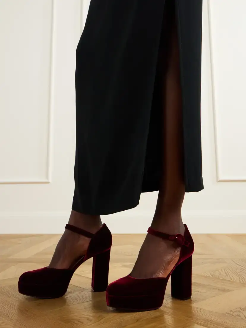 Gianvito Rossi 70 Velvet Pumps | Thumbnail 2