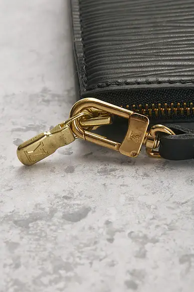 Louis Vuitton Epi Pochette Accessoires 24 Shoulder Bag | Thumbnail 6 Louis Vuitton Epi Pochette Accessoires 24 Shoulder Bag | Thumbnail 6