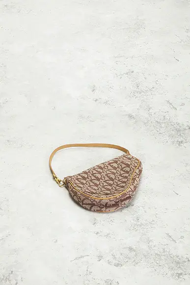 Dior Diorissimo Pochette Saddle Bag | Thumbnail 4 Dior Diorissimo Pochette Saddle Bag | Thumbnail 4