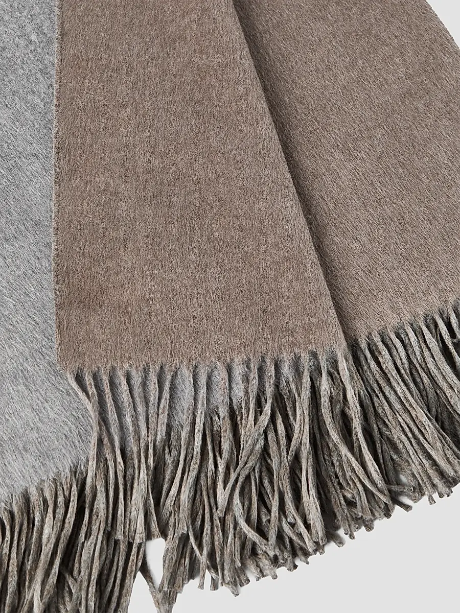 Brunello Cucinelli Two-Tone Silk Double Cloth Throw with Fringe - Grey | Thumbnail 3 Brunello Cucinelli Two-Tone Silk Double Cloth Throw with Fringe - Grey | Thumbnail 3