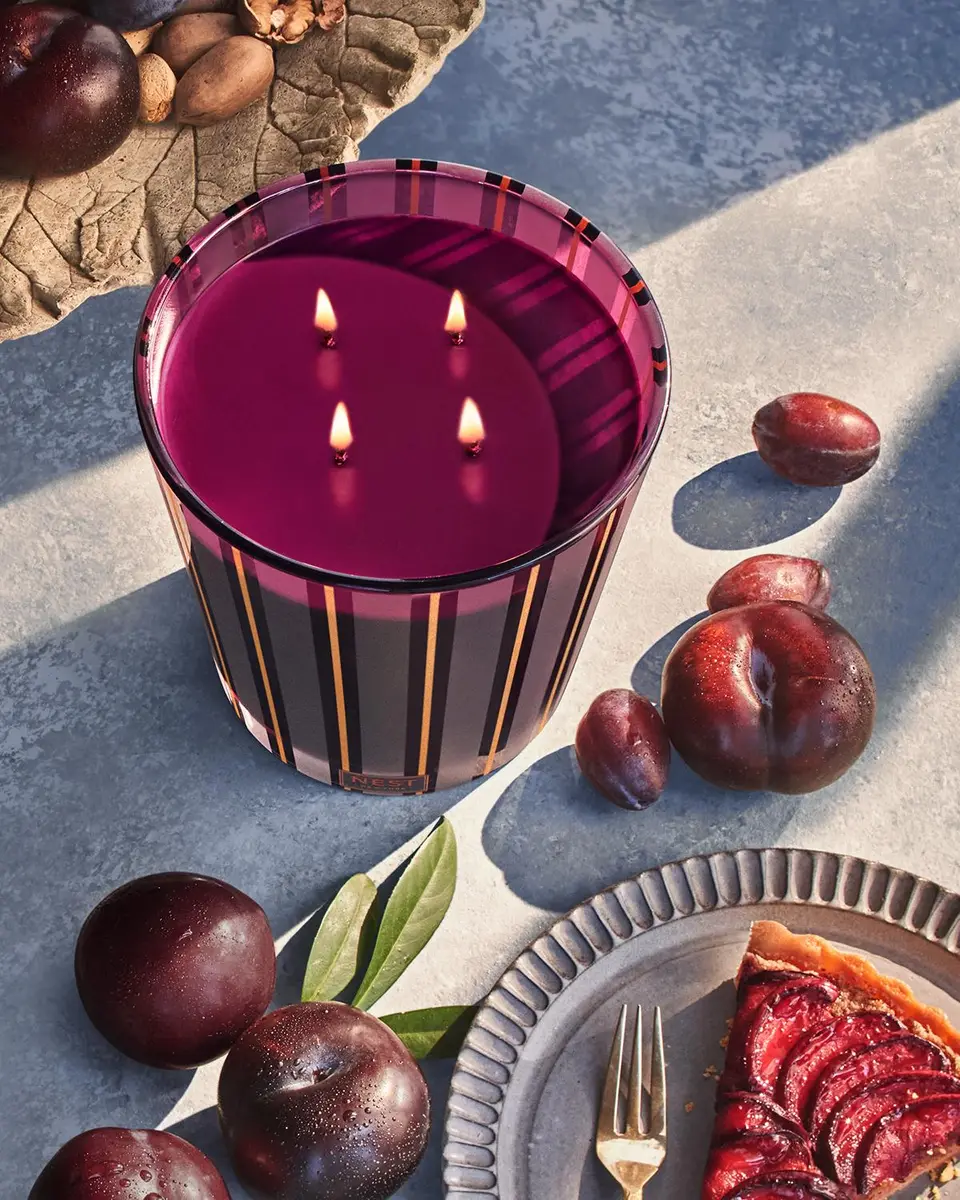 NEST New York Autumn Plum Luxury Candle, 1239 g | Thumbnail 4 NEST New York Autumn Plum Luxury Candle, 1239 g | Thumbnail 4