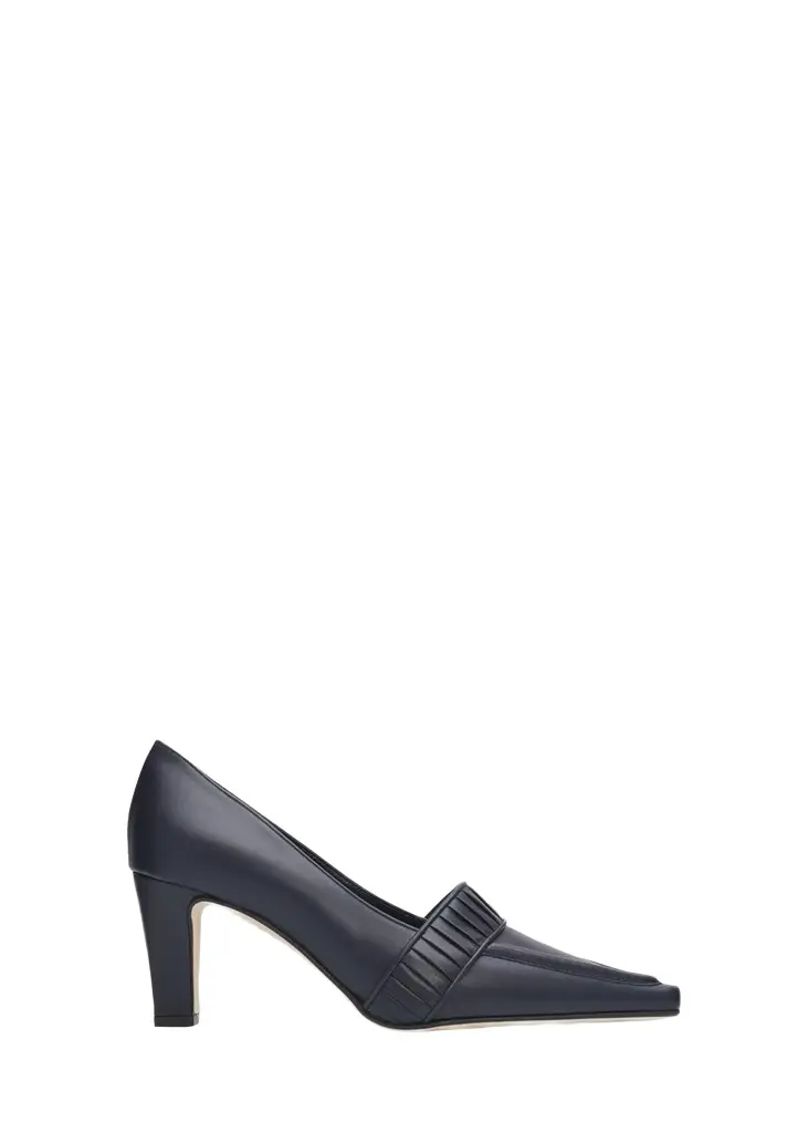 Manolo Blahnik 0mm Mindita Leather Pumps | Image 1 Manolo Blahnik 0mm Mindita Leather Pumps | Image 1