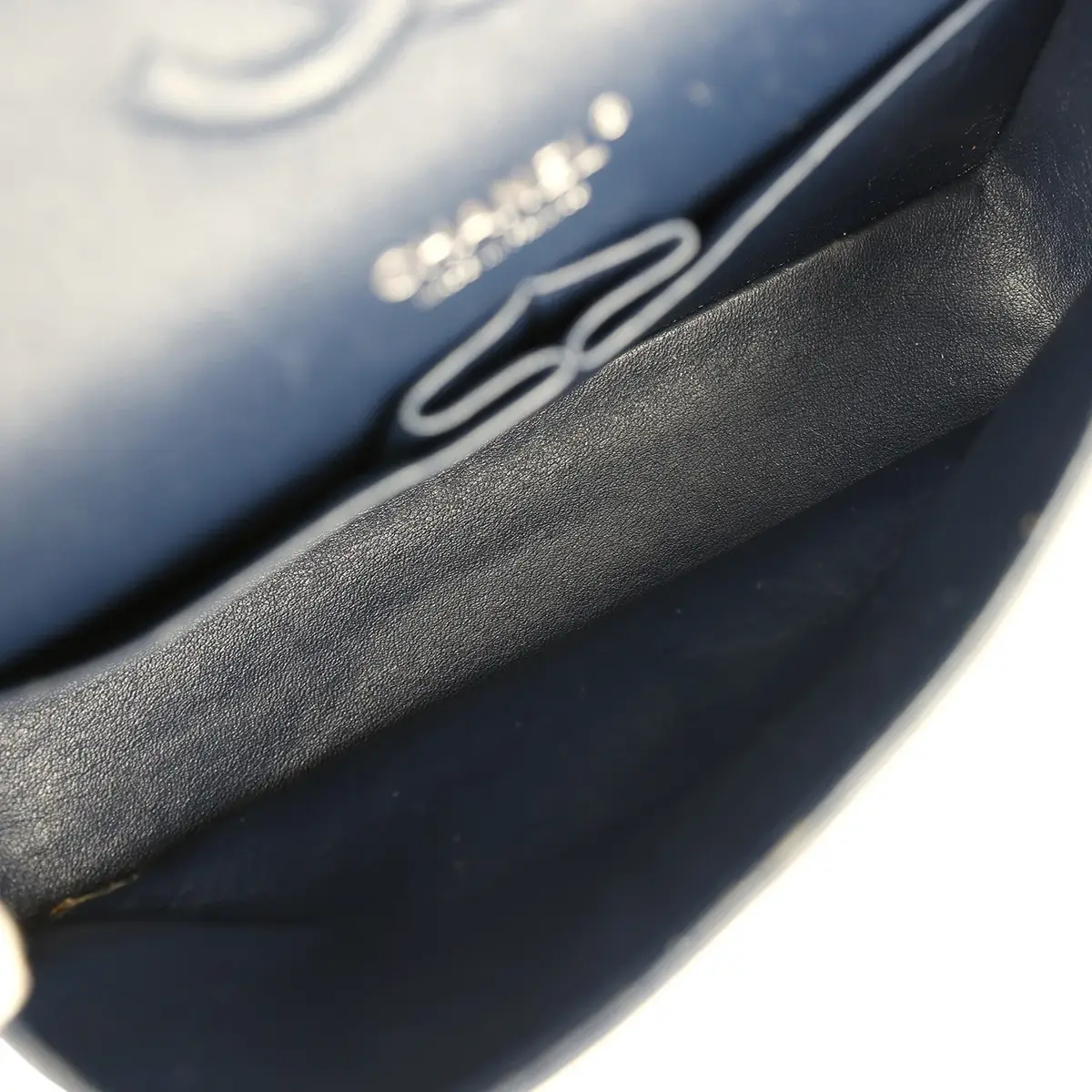 Chanel Pre-owned Chanel Medium Classic Double Flap Bag Navy Blue Patent Ruthenium Hardware | Thumbnail 10