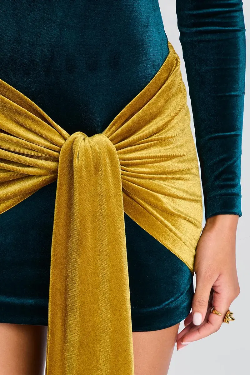 Retrofête Jackson Velvet Dress | Thumbnail 4 Retrofête Jackson Velvet Dress | Thumbnail 4