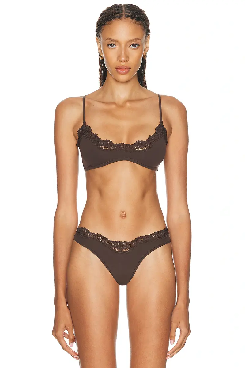Skims Fits Everybody Lace Scoop Bralette | Image 1 Skims Fits Everybody Lace Scoop Bralette | Image 1