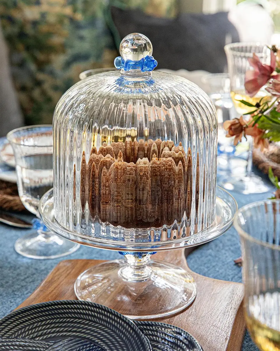 Juliska Nell Ruffle Petite Cake Dome & Stand | Thumbnail 5 Juliska Nell Ruffle Petite Cake Dome & Stand | Thumbnail 5
