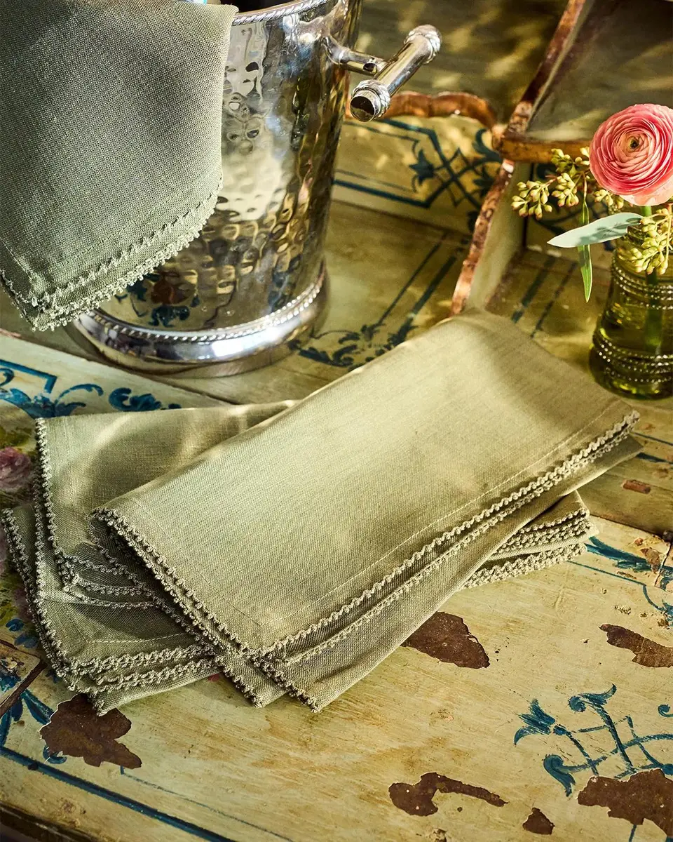 Juliska Berry Scallop Napkins, Set of 4 | Thumbnail 4
