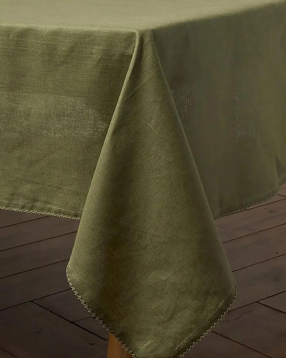 Juliska Berry Scallop Tablecloth, 60" x 120" | Thumbnail 3