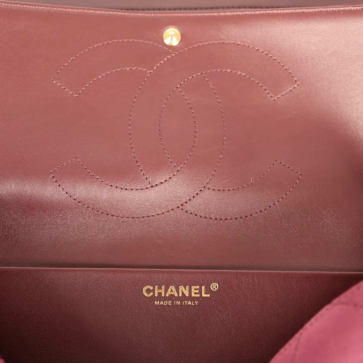 Chanel Chanel Maxi "Souplissimo" Small Flap Bag Burgundy Suede Gold Hardware | Thumbnail 10 Chanel Chanel Maxi "Souplissimo" Small Flap Bag Burgundy Suede Gold Hardware | Thumbnail 10