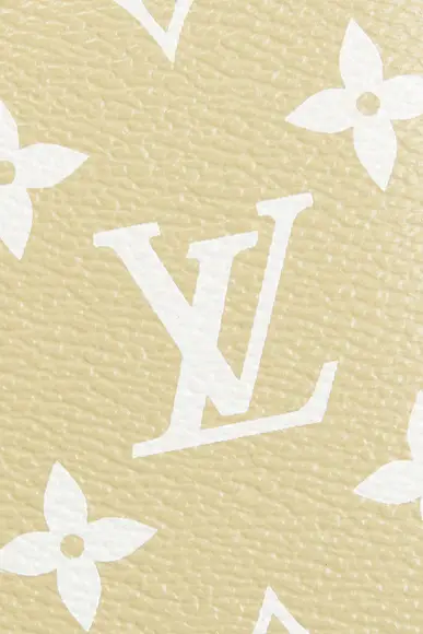 Louis Vuitton Limited Edition Monogram Giant Kirigami MM Pochette | Thumbnail 7 Louis Vuitton Limited Edition Monogram Giant Kirigami MM Pochette | Thumbnail 7