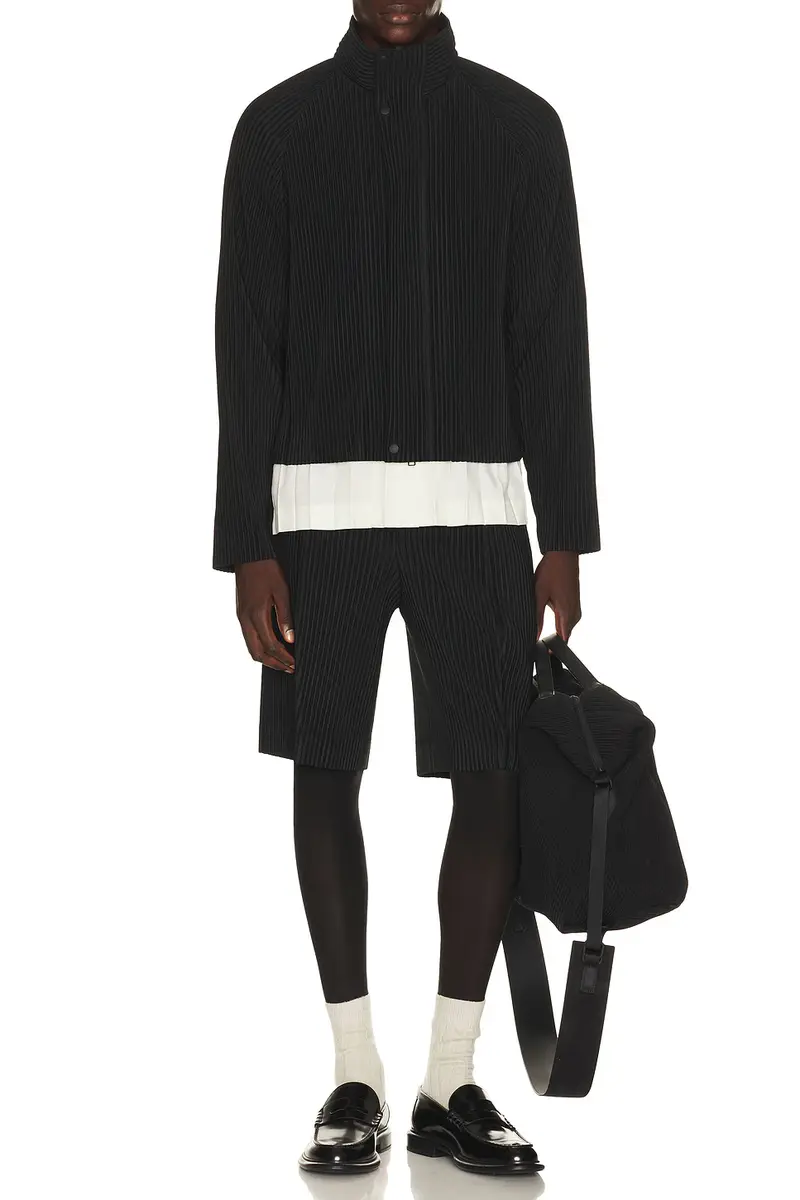 Homme Plissé Issey Miyake Monthly Colors August Short | Thumbnail 3 Homme Plissé Issey Miyake Monthly Colors August Short | Thumbnail 3
