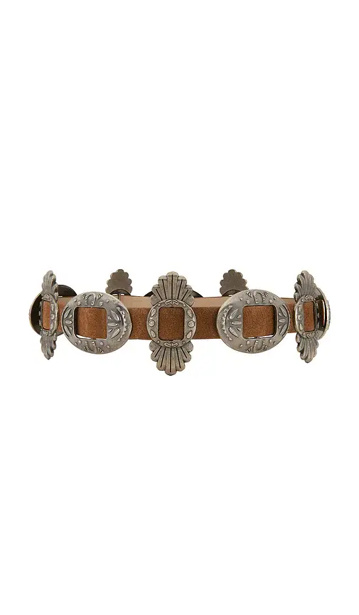 Understated Leather Concho Buckle Belt | Thumbnail 2