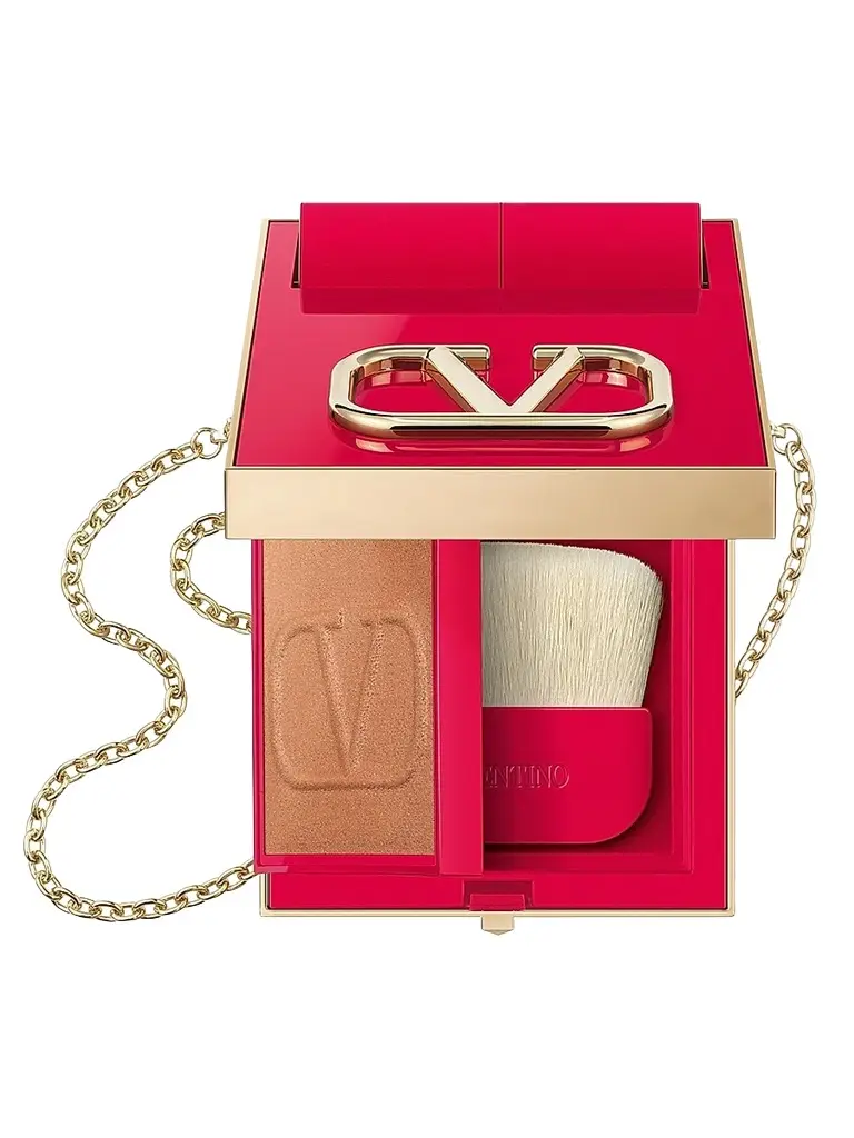 Valentino Garavani Go-Clutch Refillable Compact Powder | Image 1 Valentino Garavani Go-Clutch Refillable Compact Powder | Image 1