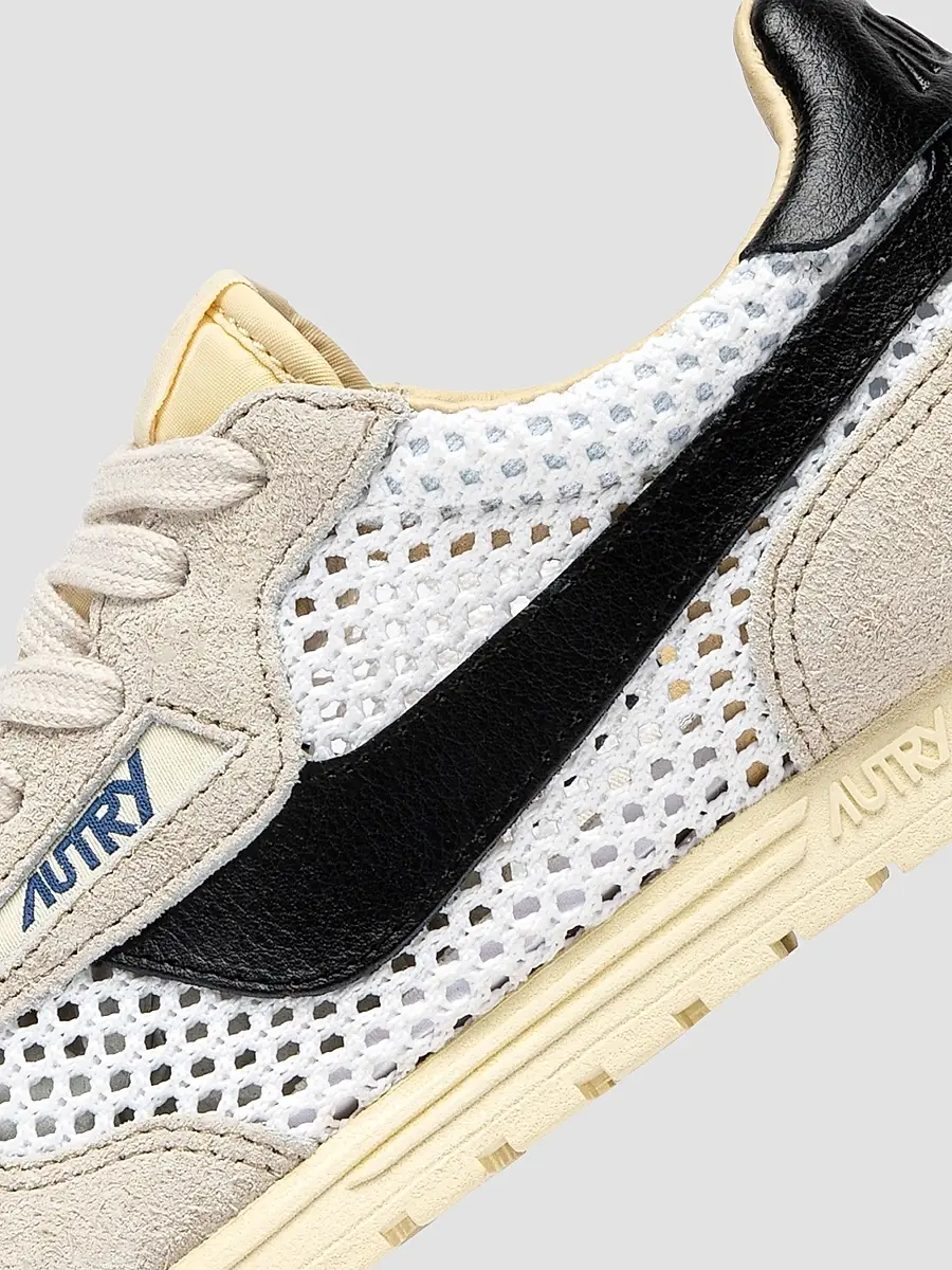 Autry Women's Windspin Logo Low-Top Sneakers | Thumbnail 6