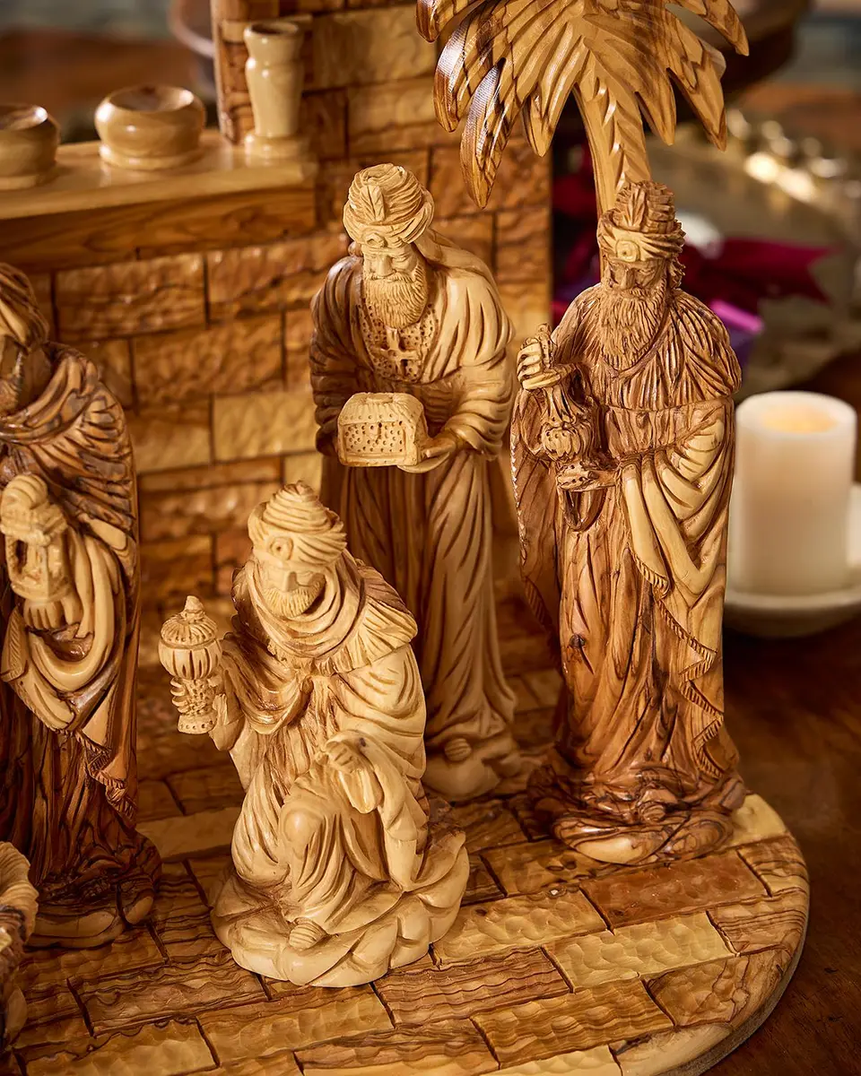 Bethlehem Star Large Olive Wood Nativity Set | Thumbnail 3