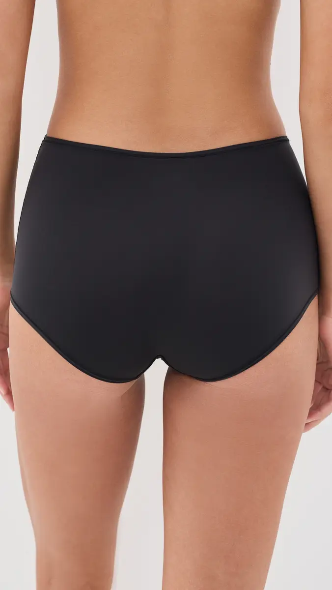 Skims Boyshorts | Thumbnail 3