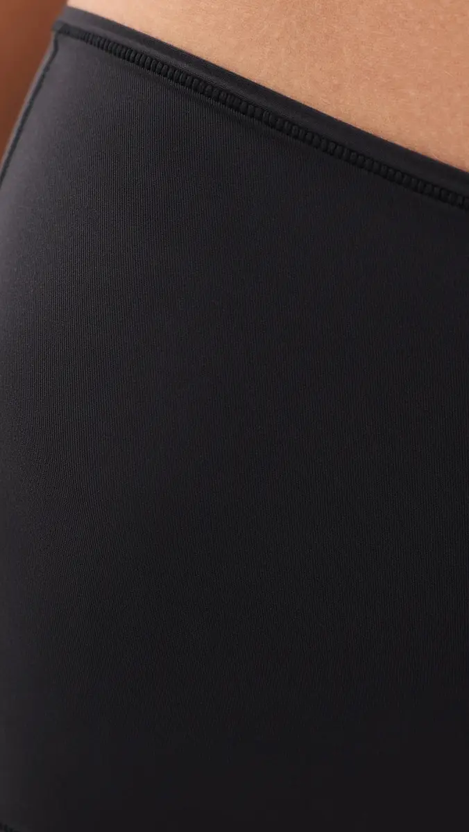 Skims Boyshorts | Thumbnail 5