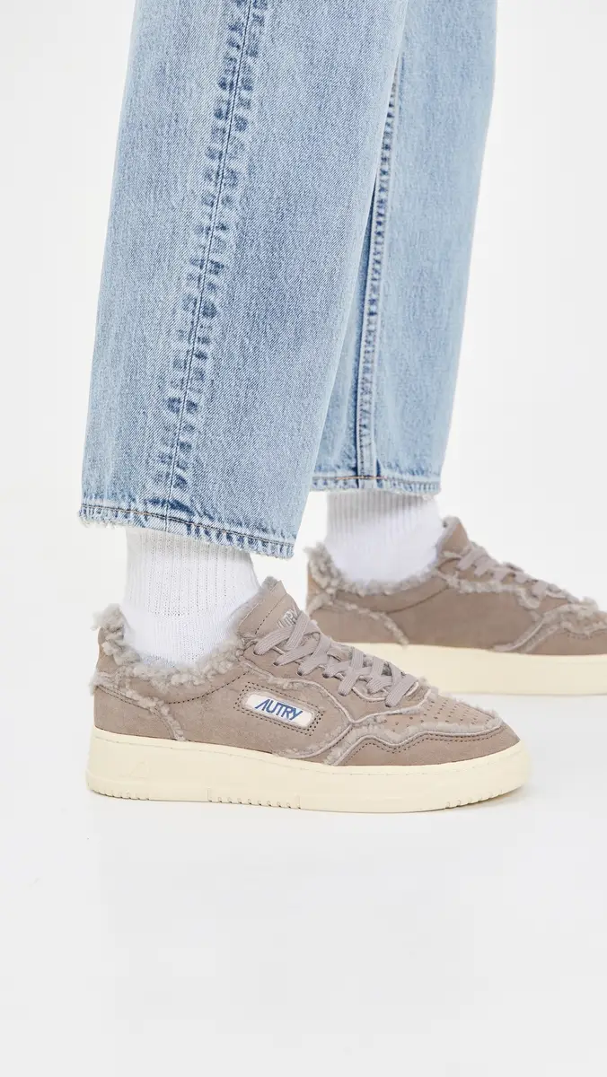 Autry Medalist Low Sneakers | Thumbnail 3 Autry Medalist Low Sneakers | Thumbnail 3
