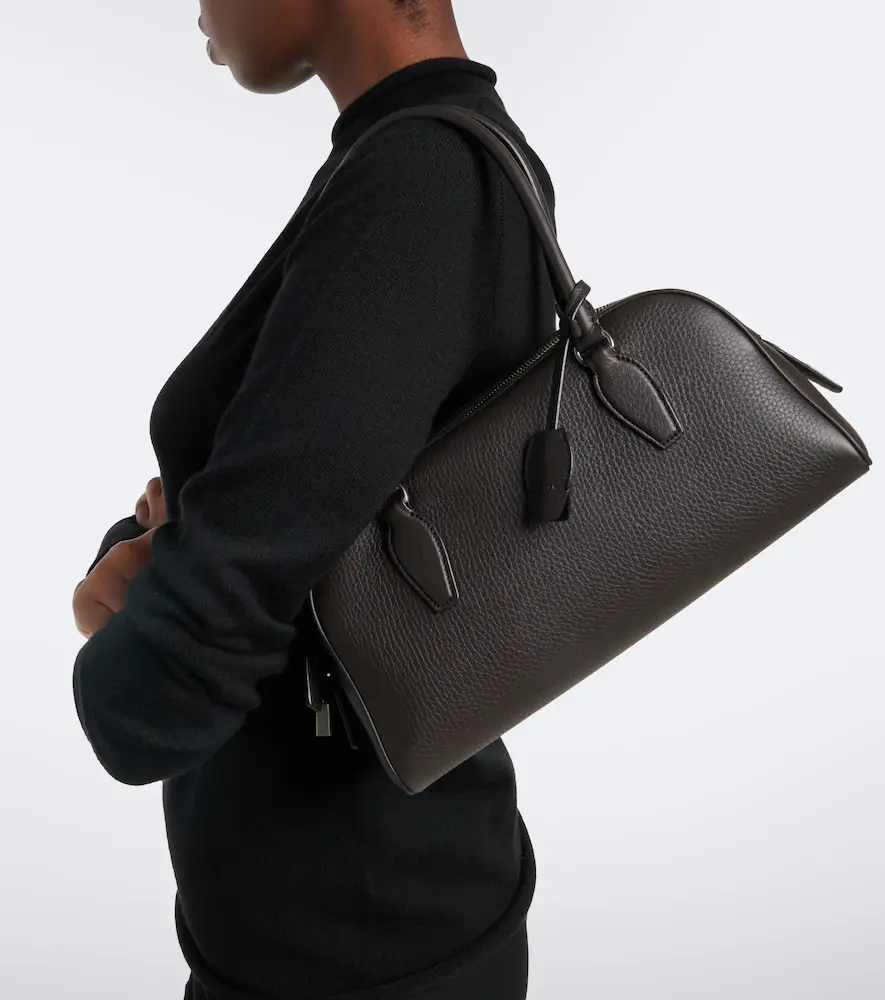 The Row E/W India Small leather shoulder bag | Thumbnail 6