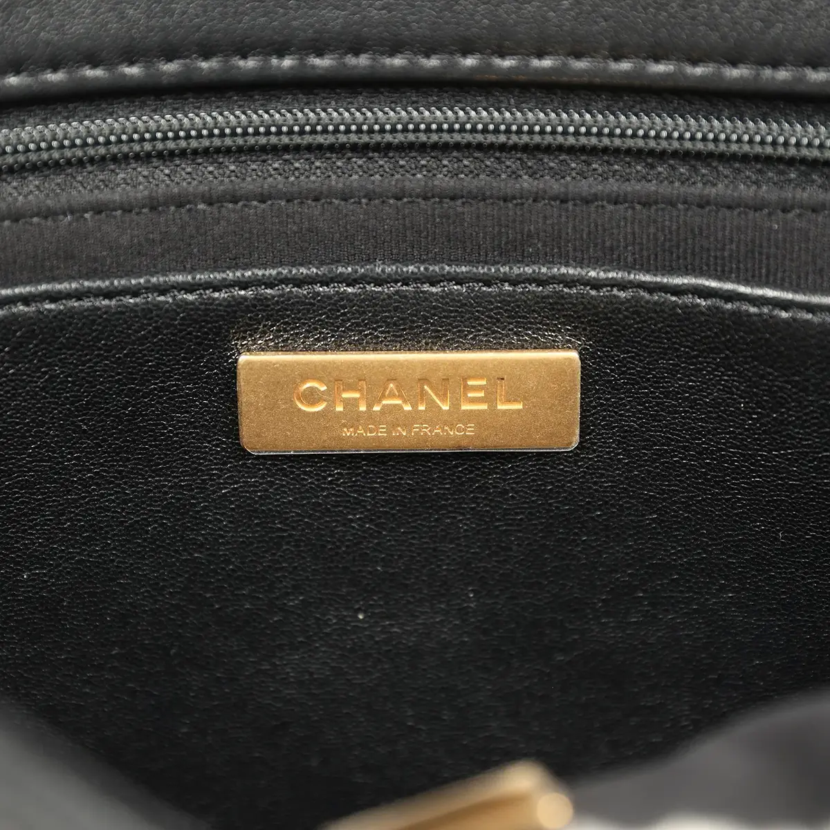 Chanel Chanel Medium Flap Bag Black Shiny Lambskin Antique Gold Hardware | Thumbnail 9 Chanel Chanel Medium Flap Bag Black Shiny Lambskin Antique Gold Hardware | Thumbnail 9