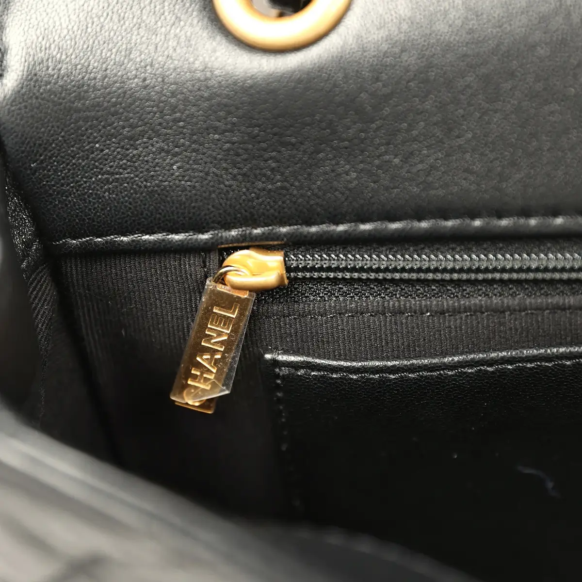 Chanel Chanel Medium Flap Bag Black Shiny Lambskin Antique Gold Hardware | Thumbnail 10 Chanel Chanel Medium Flap Bag Black Shiny Lambskin Antique Gold Hardware | Thumbnail 10