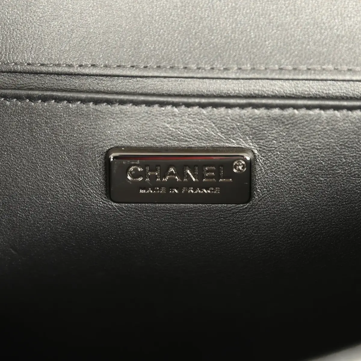 Chanel Pre-owned Chanel Medium Boy Bag Silver Python Ruthenium Hardware | Thumbnail 9