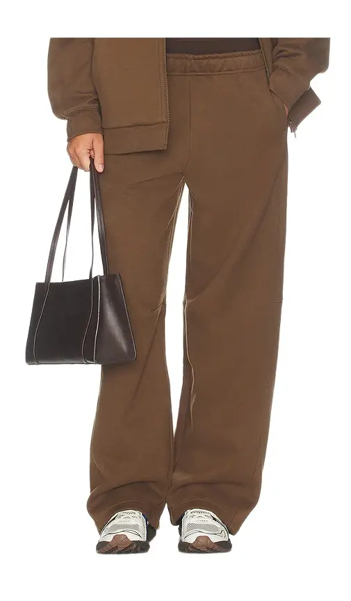 WellBeing + BeingWell WellBeing + BeingWell Robin Barrel Sweatpant | Image 1 WellBeing + BeingWell WellBeing + BeingWell Robin Barrel Sweatpant | Image 1